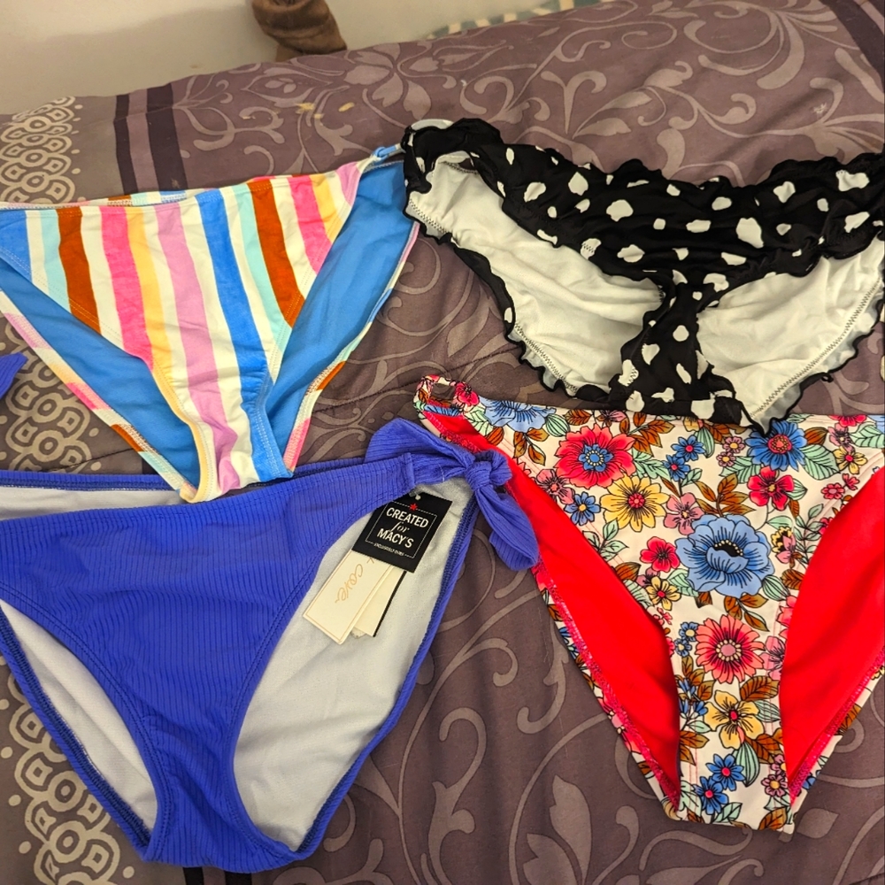 Bikini bottoms 4 items